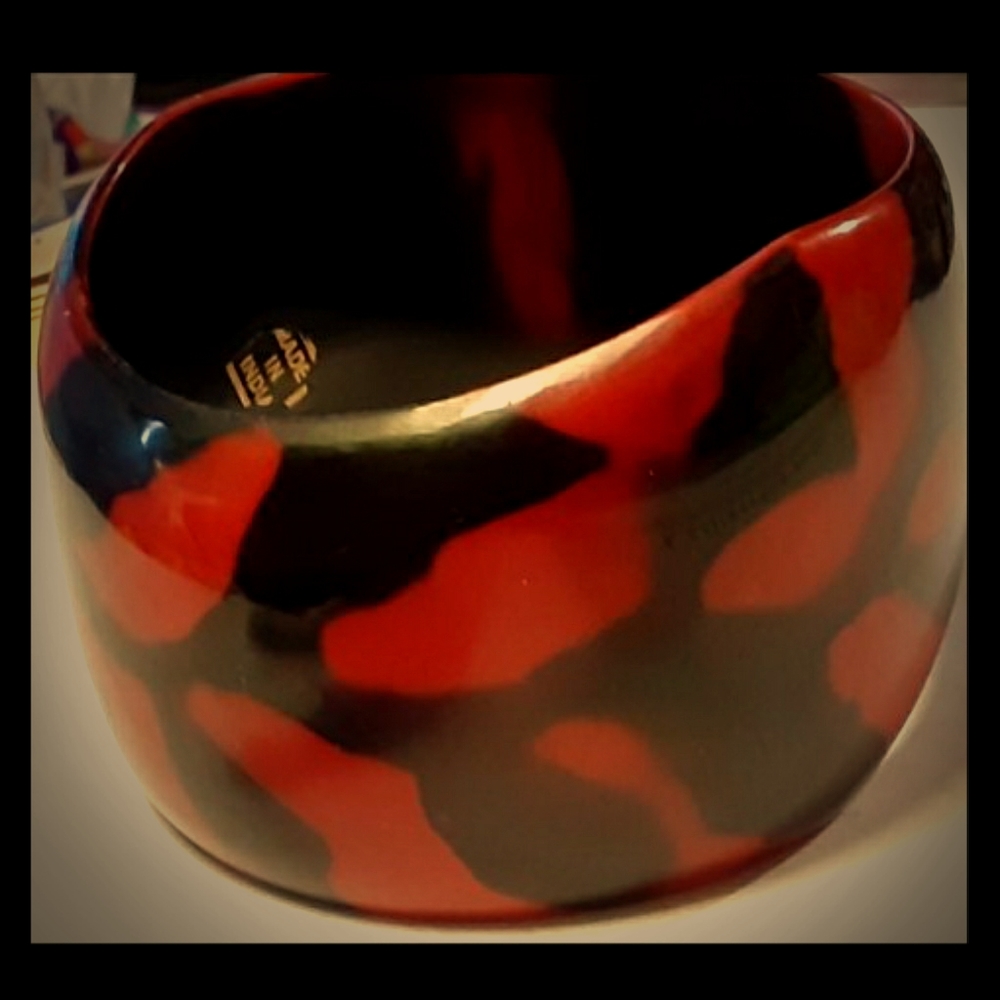 Red/Black Vintage Plastic (??bakelite??) Bangle